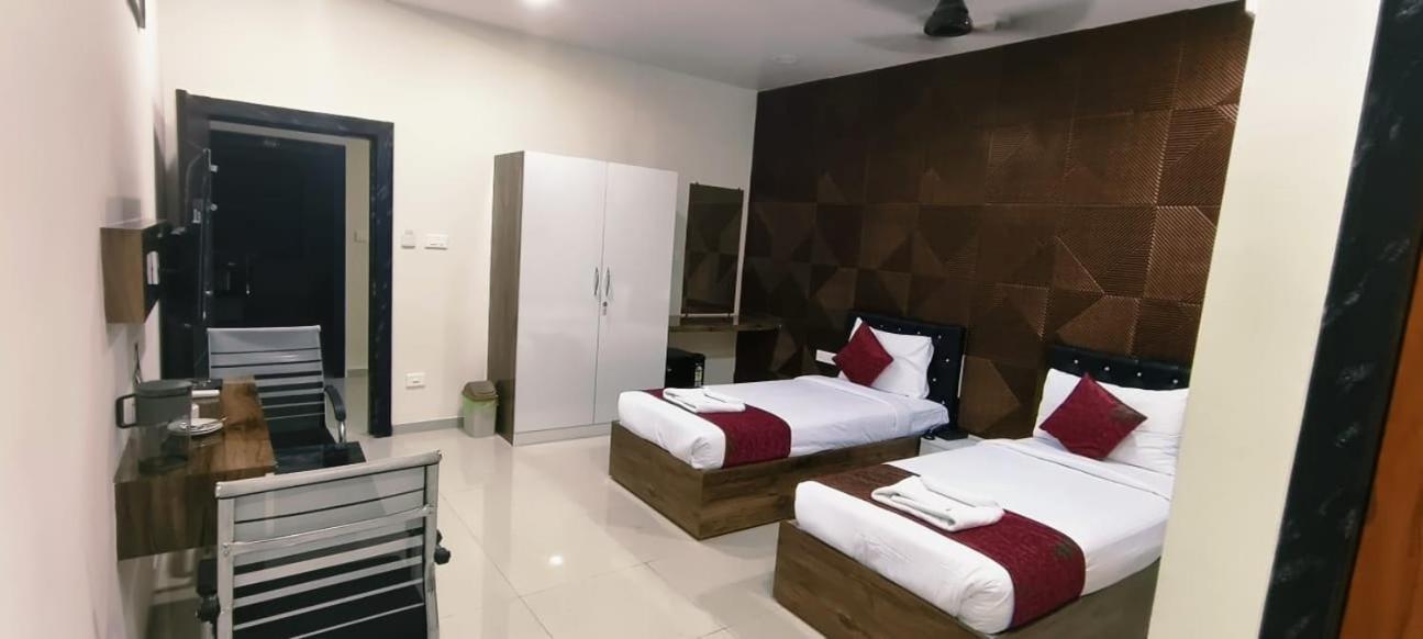 Hotel Vaishnavi Grand Mirialguda Exterior photo